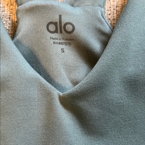 Alo yoga Real Blue Sports Bra - Picture 4 of 9